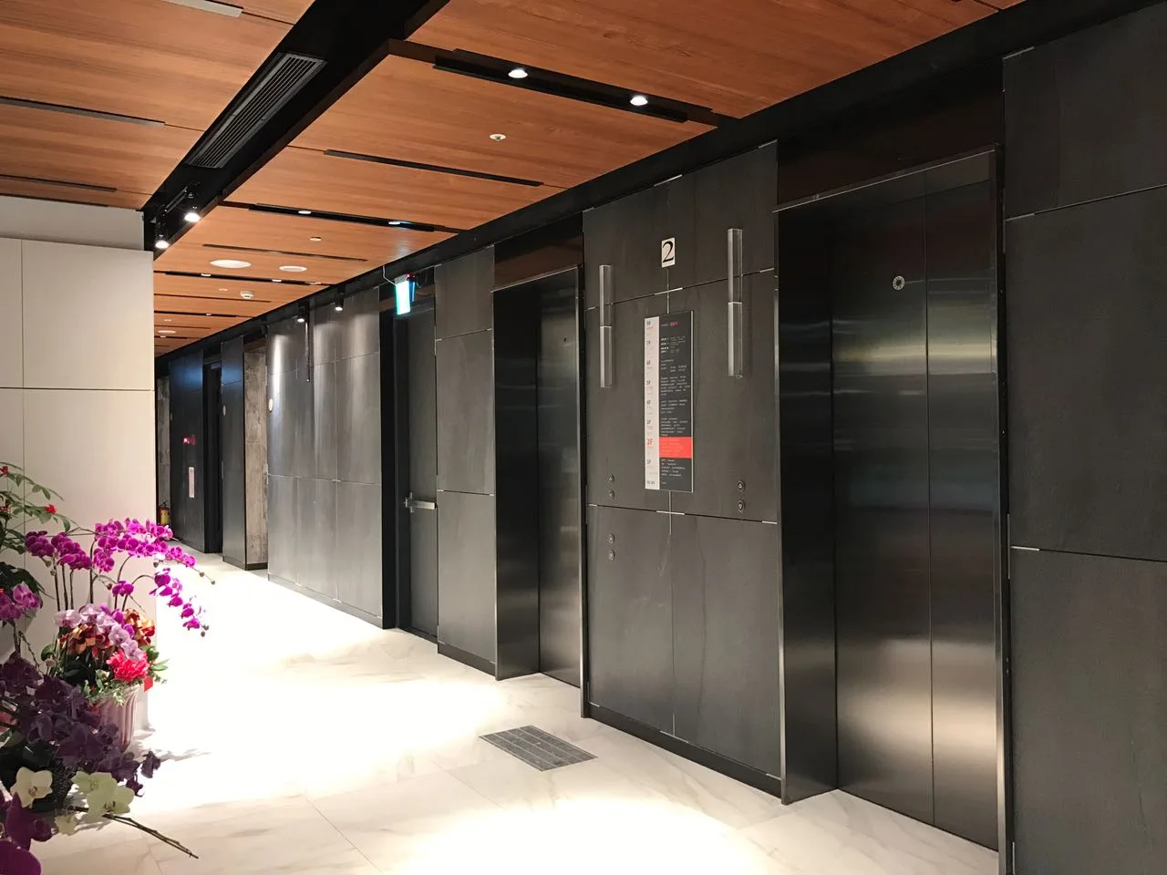 內湖北大欣建材大樓公區梯廳 4