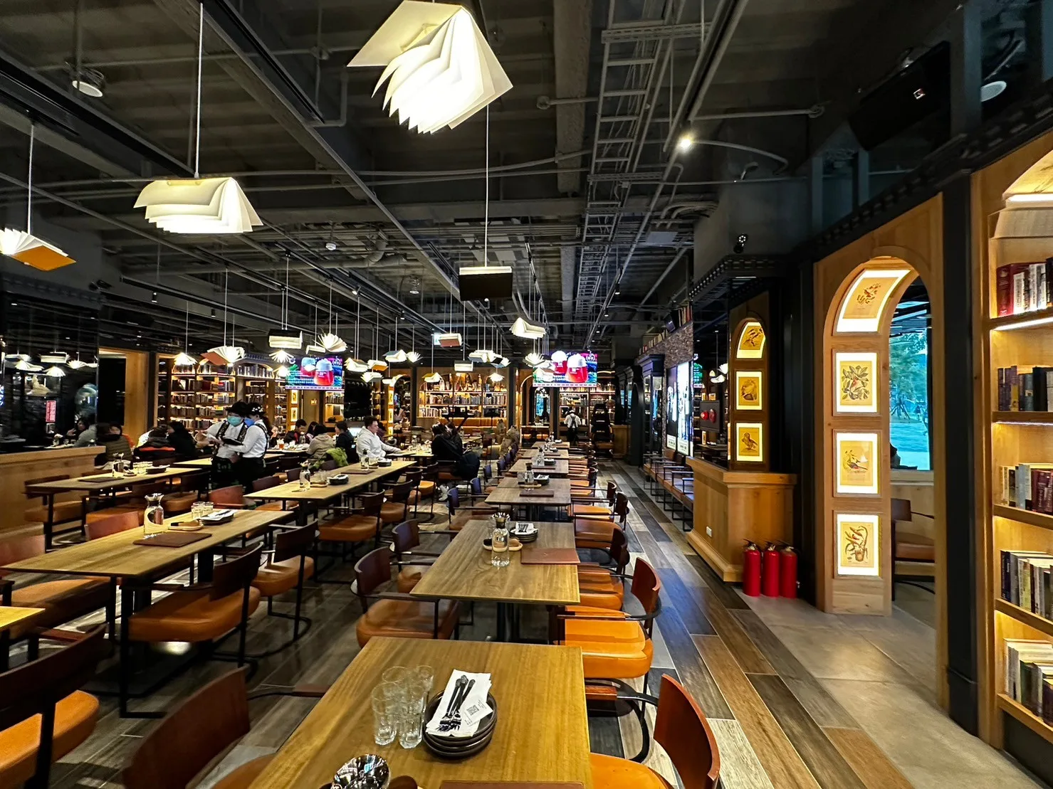 金色三麥桃園藝文店
